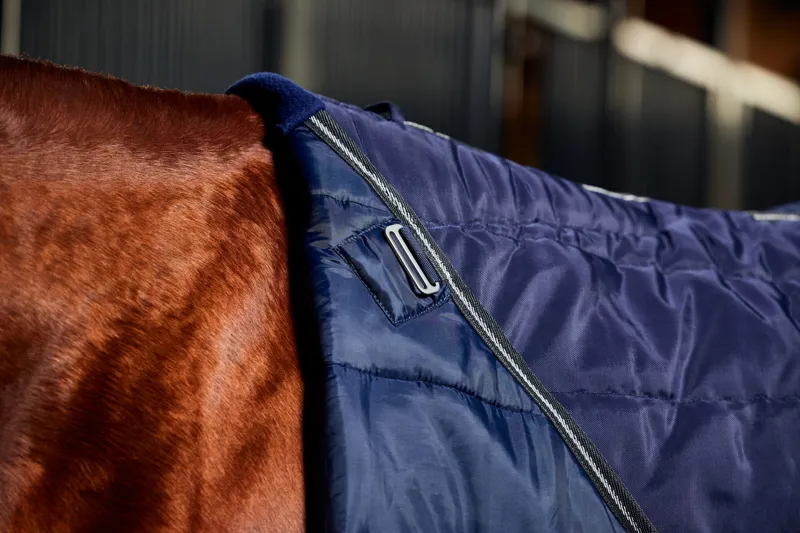 Weatherbeeta ComFiTech PP Channel Quilt Stable Rug Detach-A-Neck 220g Navy/Charcoal-5