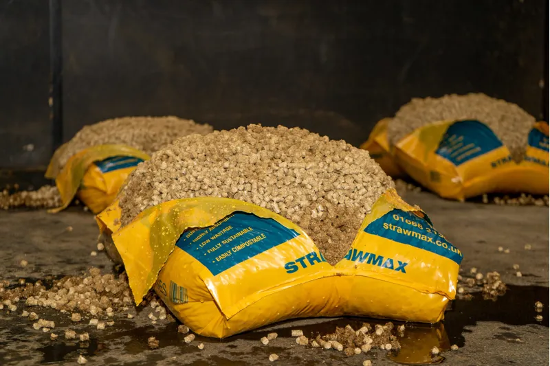 Strawmax Straw Pellet Bedding - Full Pallet of 65 Bags-1