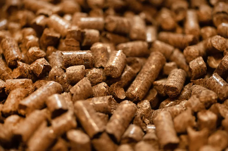 Strawmax Straw Pellet Bedding - Full Pallet of 65 Bags-2