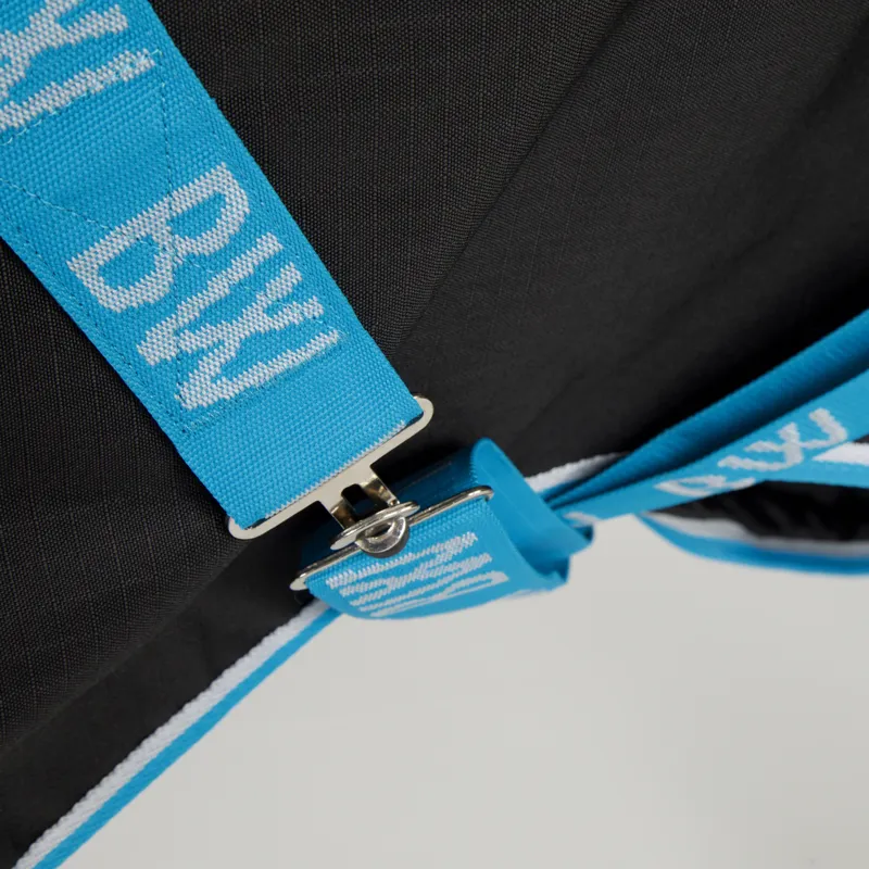 Bridleway Ontario 220g Turnout Rug Black-3